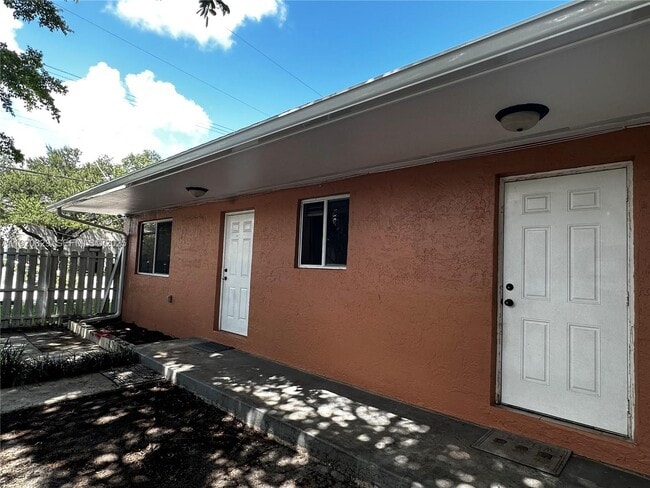 Foto del edificio - 566 NW 95th St