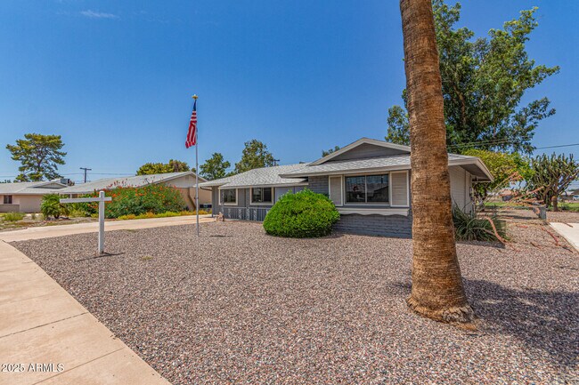 Foto del edificio - 12640 N Pebble Beach Dr
