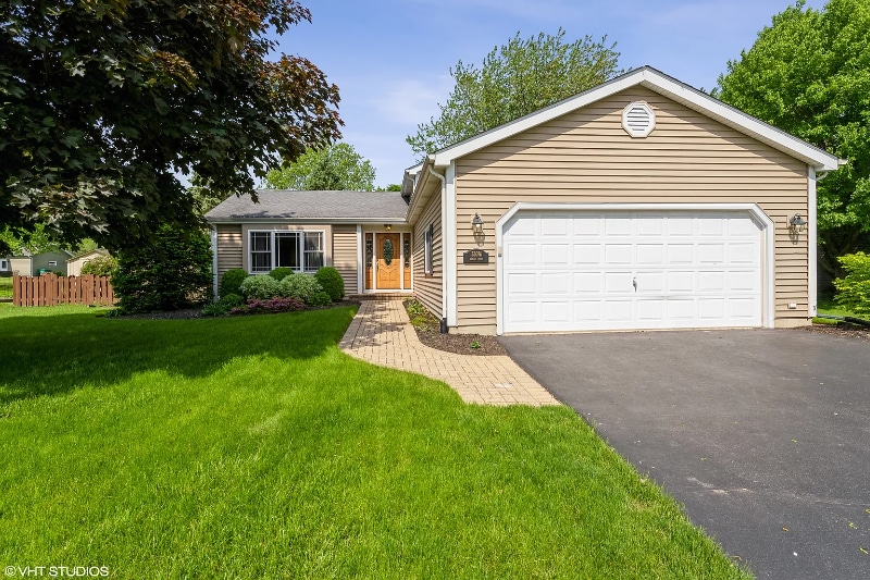 Foto principal - 33076 N Ashley Dr