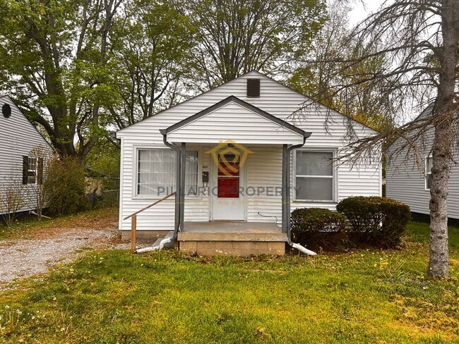 Freshly Renovated, 2 Bedroom, 1 Bathroom Home Available NOW! - Freshly Renovated, 2 Bedroom, 1 Bathroom Home Available NOW!