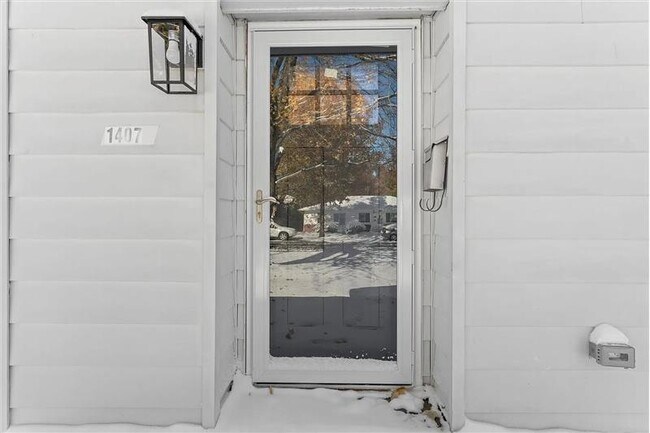 Foto del edificio - 1407 W Clark St