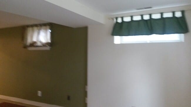 Building Photo - 702 Plum St SW