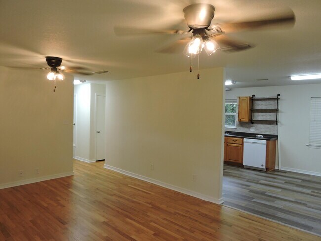 Foto del edificio - 3134 Auburn Rd