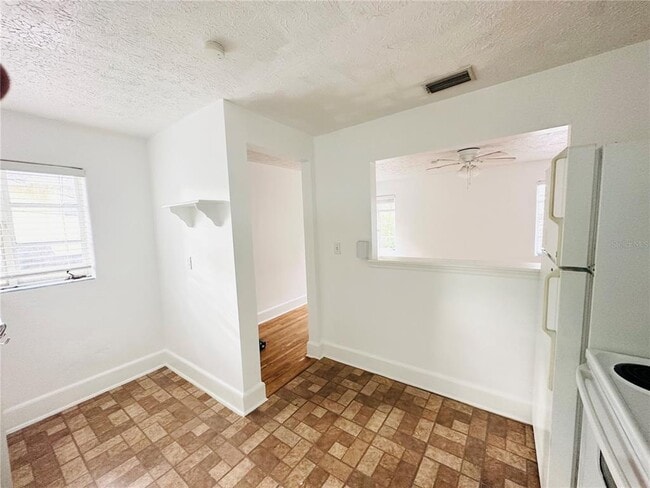 Building Photo - 1016 Atkins Pl