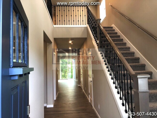 Building Photo - Stunning 5 Bedroom in Tacoma!