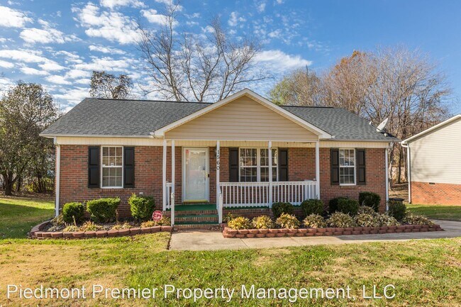 Foto del edificio - 3 br, 2 bath House - 1560 Billy Dr