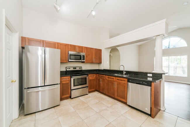 Building Photo - 671 Eagle Pointe S