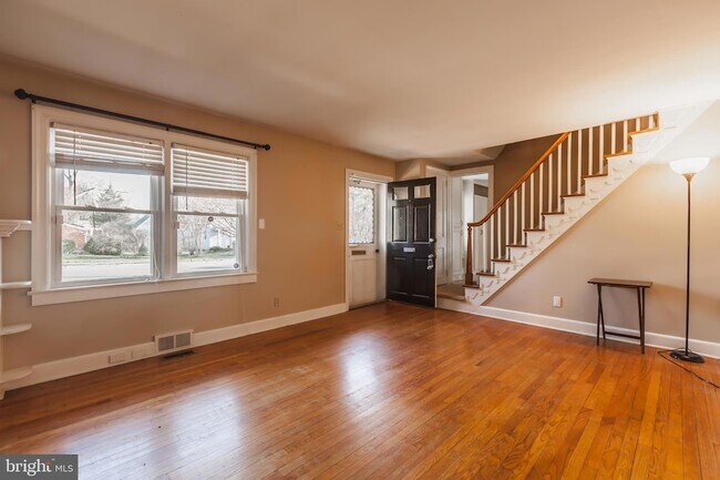 Building Photo - 23 Sunset Rd