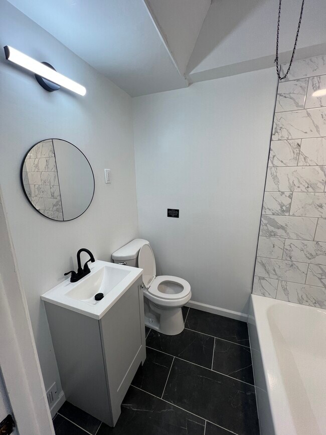 Foto del edificio - 112 W 21st St