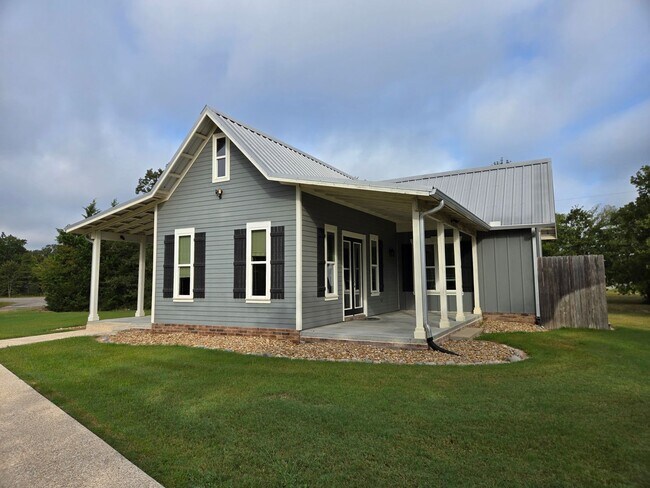 Building Photo - 5444 Raymond Stotzer Pkwy