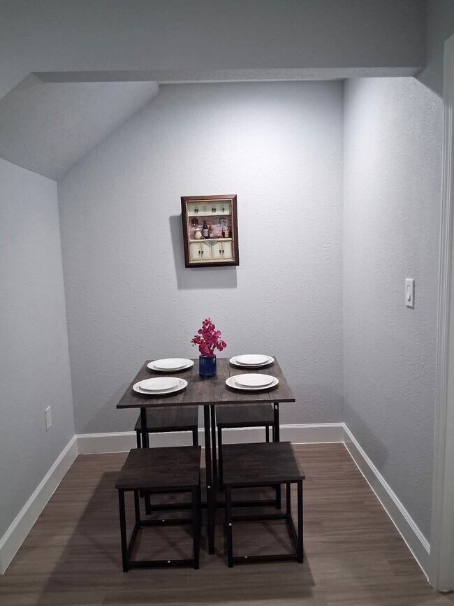 Building Photo - 5304 Arapahoe St