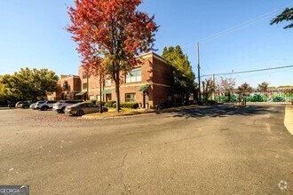 Building Photo - 205 Wylie St SE