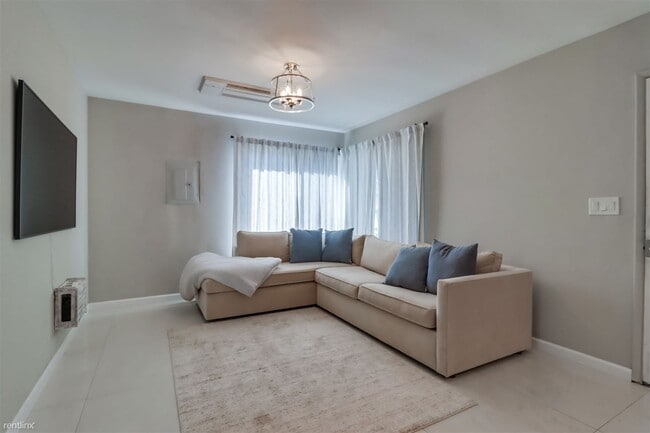 Foto del edificio - 1 br, 1 bath House - 3659 Mission Boulevar...