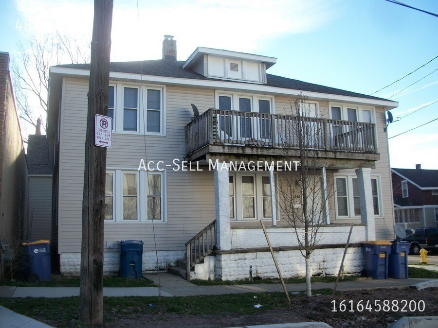 Primary Photo - 401 Fernando St NE