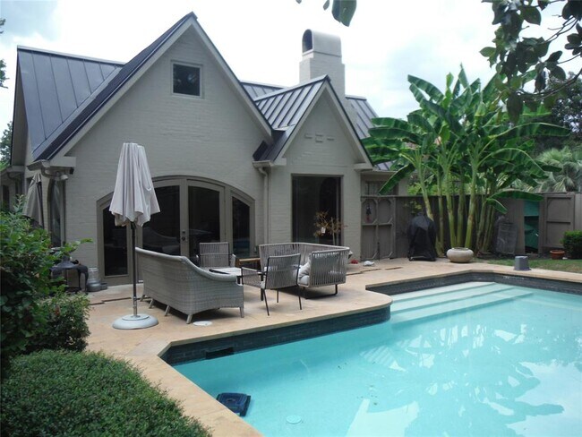 Foto del edificio - 1210 Marshall Ln