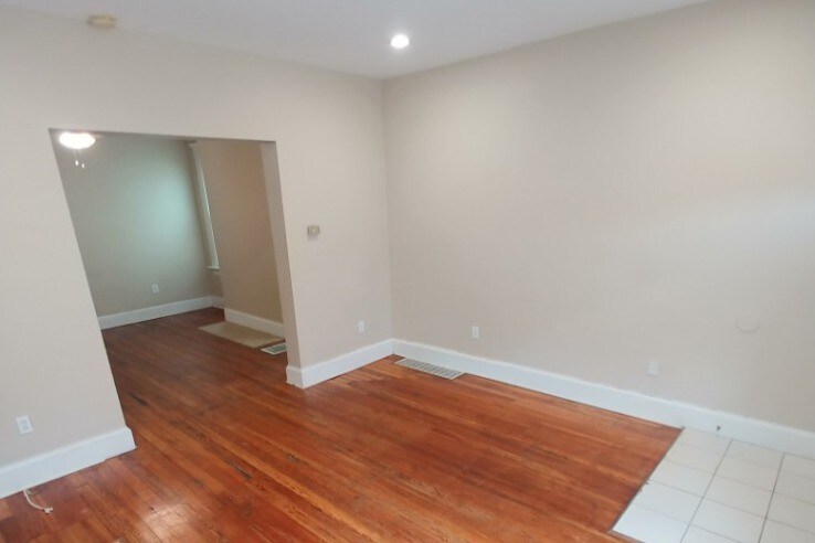 Primary Photo - 1517 Summit St