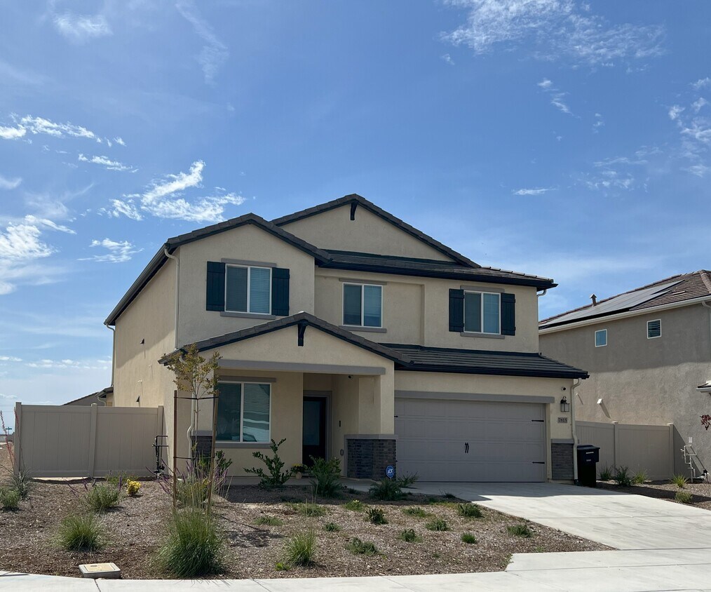Primary Photo - 7815 Cherimoya Dr