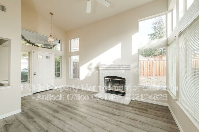 Foto del edificio - 4549 Elk Ct