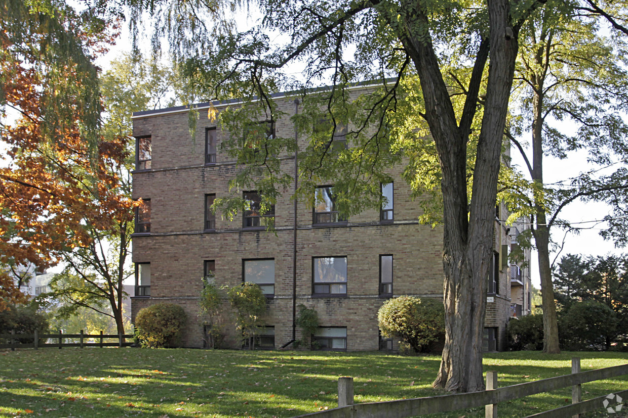Primary Photo - Crown Hill Place
