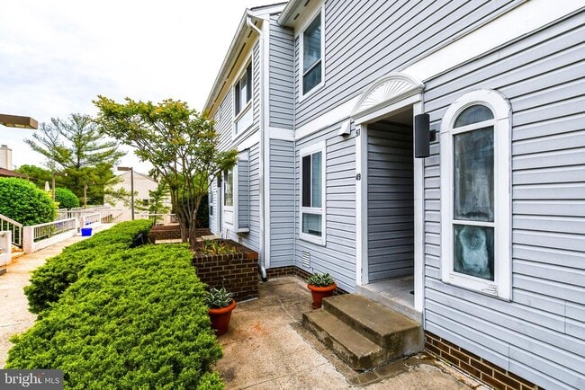 Building Photo - 49 Hawthorne Ct NE