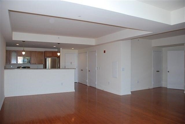 Primary Photo - 700 Grove St