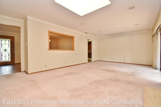 Building Photo - 4 br, 3 bath House - 2994 Roundhill Rd.