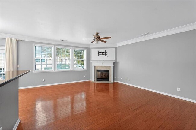 Foto del edificio - 605 Lofty Ln