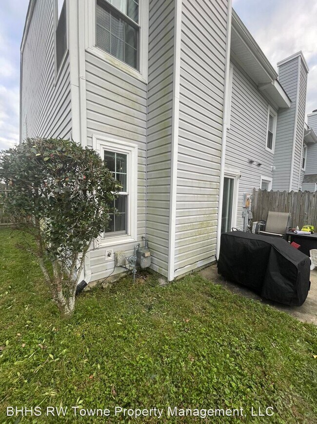 Building Photo - 3 br, 2.5 bath House - 840 Quesnel Drive