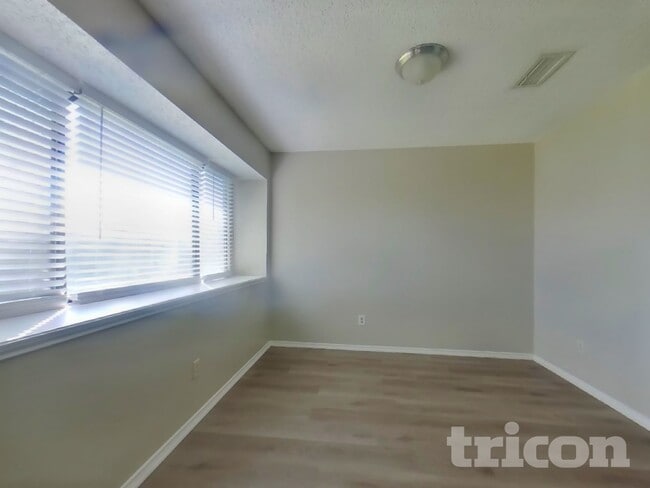 Foto del edificio - 2645 Danberry Ln
