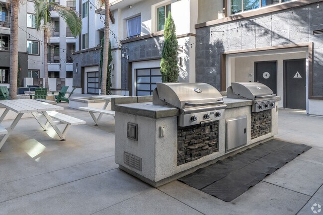 Foto del edificio - Metro Gateway Apartment Homes