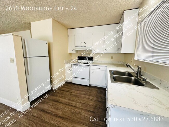 Foto del edificio - 2650 Woodridge Ct