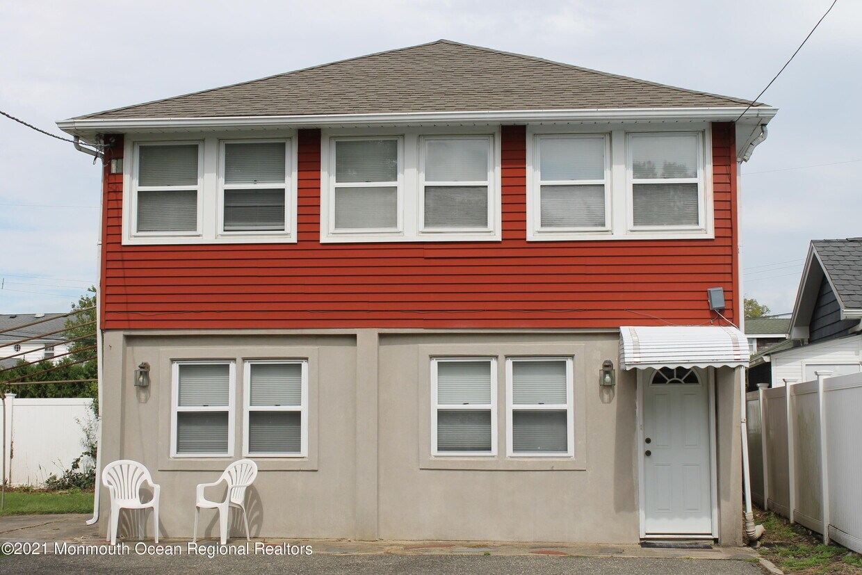 Primary Photo - 205 Central Ave