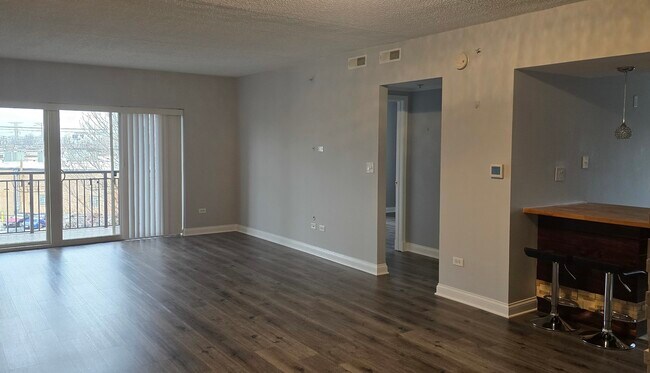 Building Photo - 635 Perrie Dr