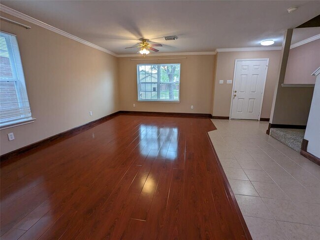 Foto del edificio - 9606 Tree Sparrow W Ln