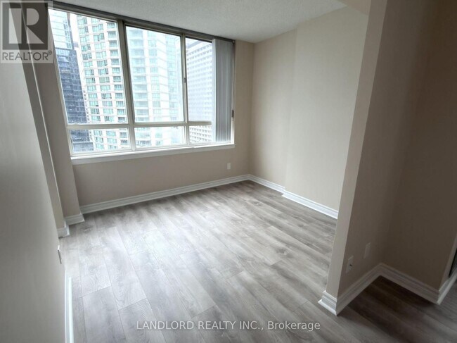 Building Photo - 633 Bay St.