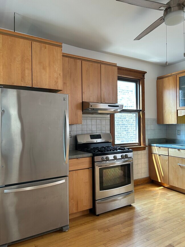 Foto del edificio - 2113 N Springfield Ave