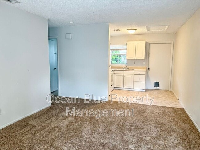 Building Photo - 15165 Avalon Ave