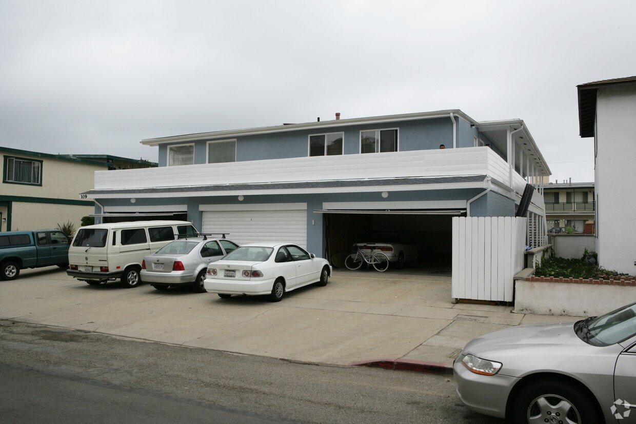 Building Photo - 109 Vista Del Mar