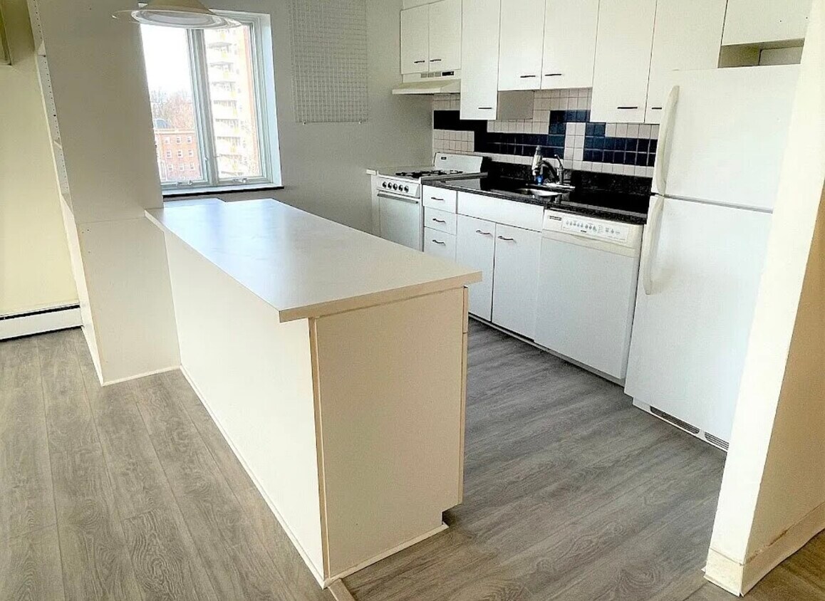 Foto principal - 305 Harvard St