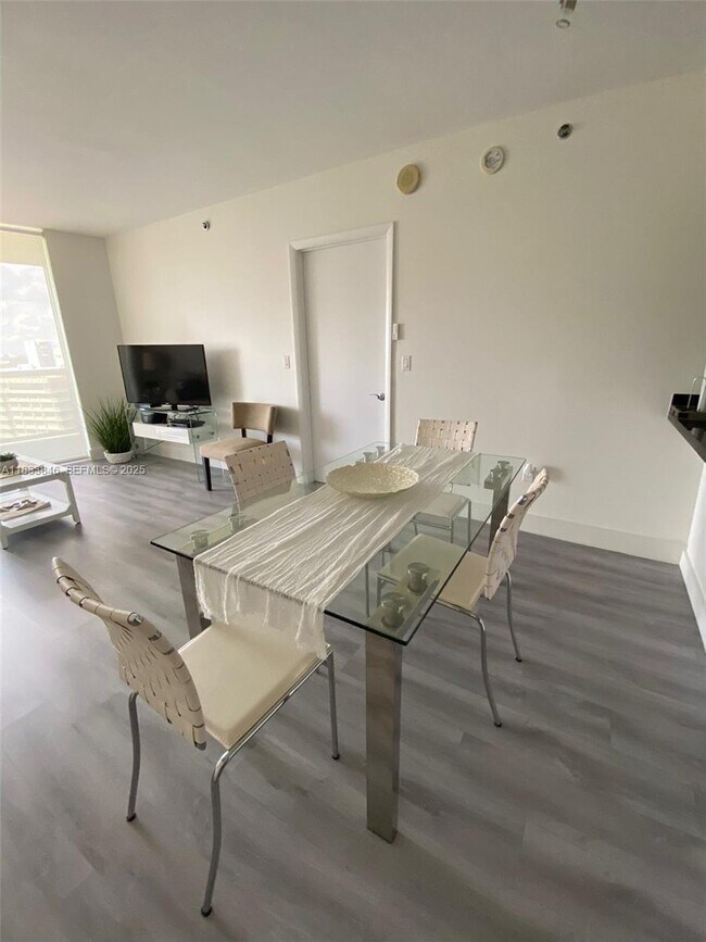 Foto del edificio - 1850 S Ocean Dr