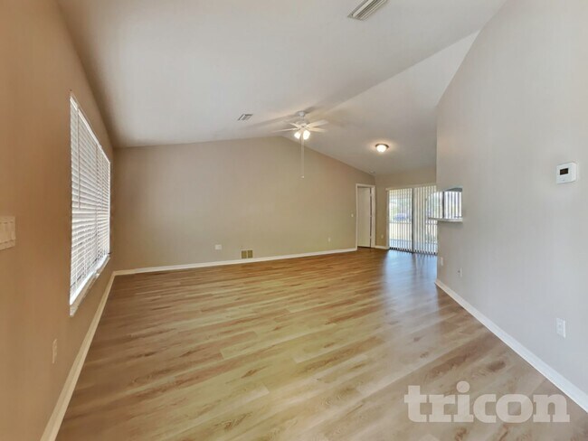 Foto del edificio - 7321 S Blue Sage