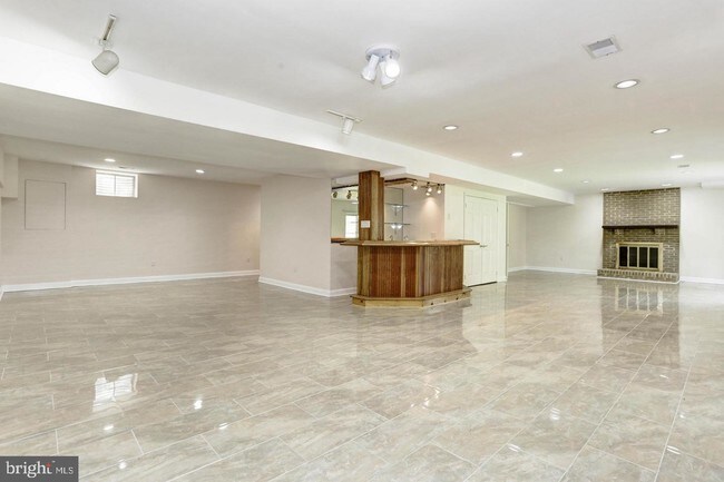 Building Photo - 13113 Brushwood Way
