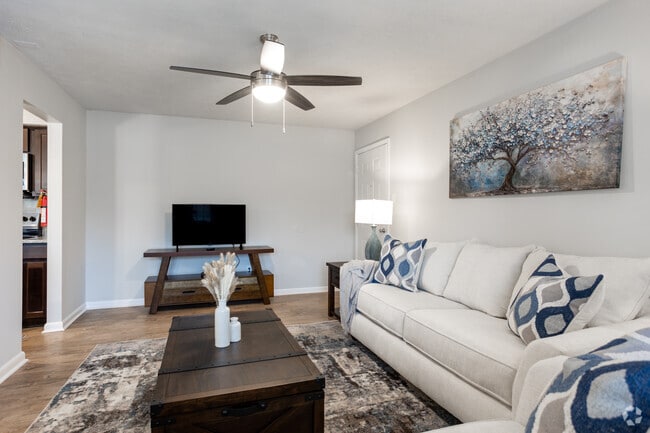 1BR, 1BA - 800SF - Living Room - Club 34 Apartments