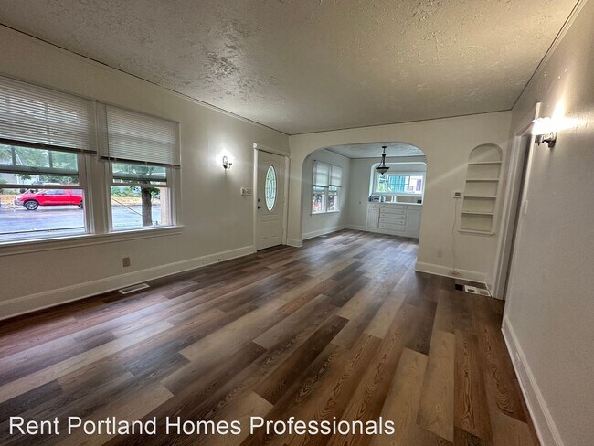 Building Photo - 3 br, 1.5 bath House - 1525 N Rosa Parks Way