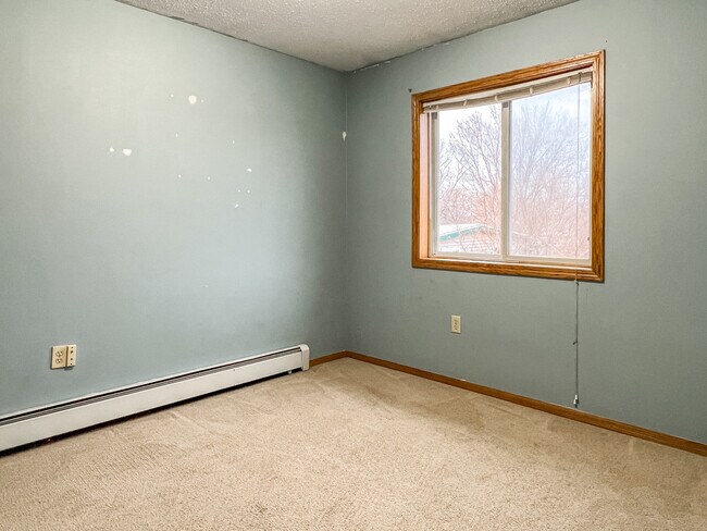 Dormitorio 2 - 2216 Longyear Ave