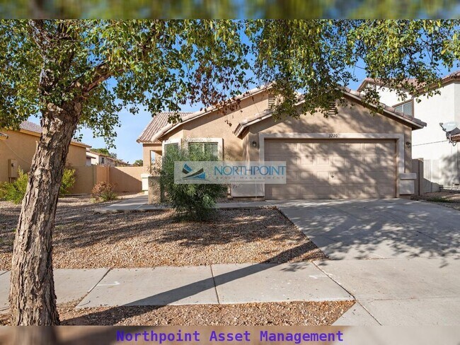 Foto del edificio - 4BR/2BA | Newly Renovated Single Family Home | 2-Car Covered Parking | Large Yard in Phoenix!