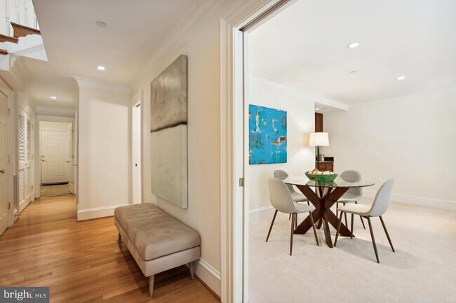 Foto del edificio - 7022 Little Leaf Linden Ln