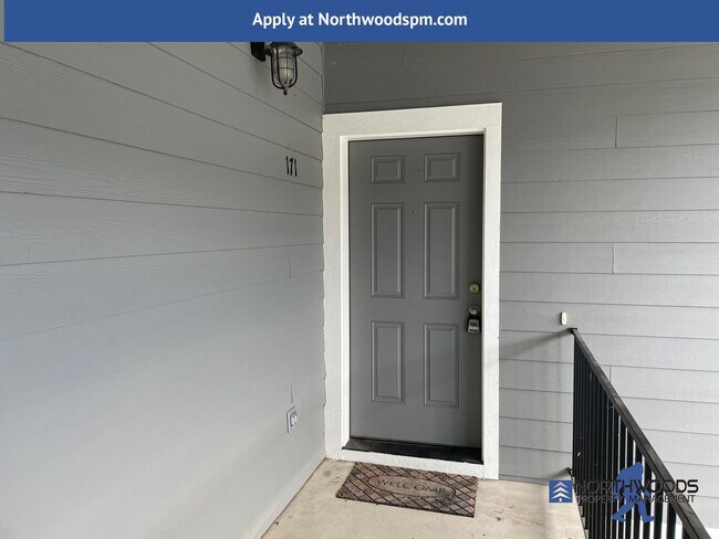 Foto del edificio - Very Nice 2 Bedroom 1 Bath Upstairs Apartment****$500.00 OFF FIRST MONTHS RENT******Move In Special