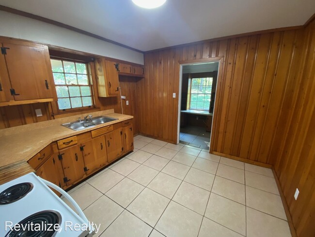 Building Photo - 3 br, 1 bath House - 5611 Diane Dr