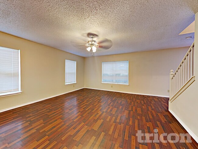 Foto del edificio - 8055 Chestnut Cedar Dr